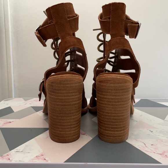 Light brown Steve Madden Block Heel Sandal - Picture 4 of 4